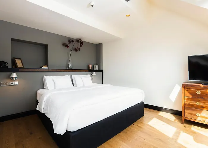 Hotel Numa Republika